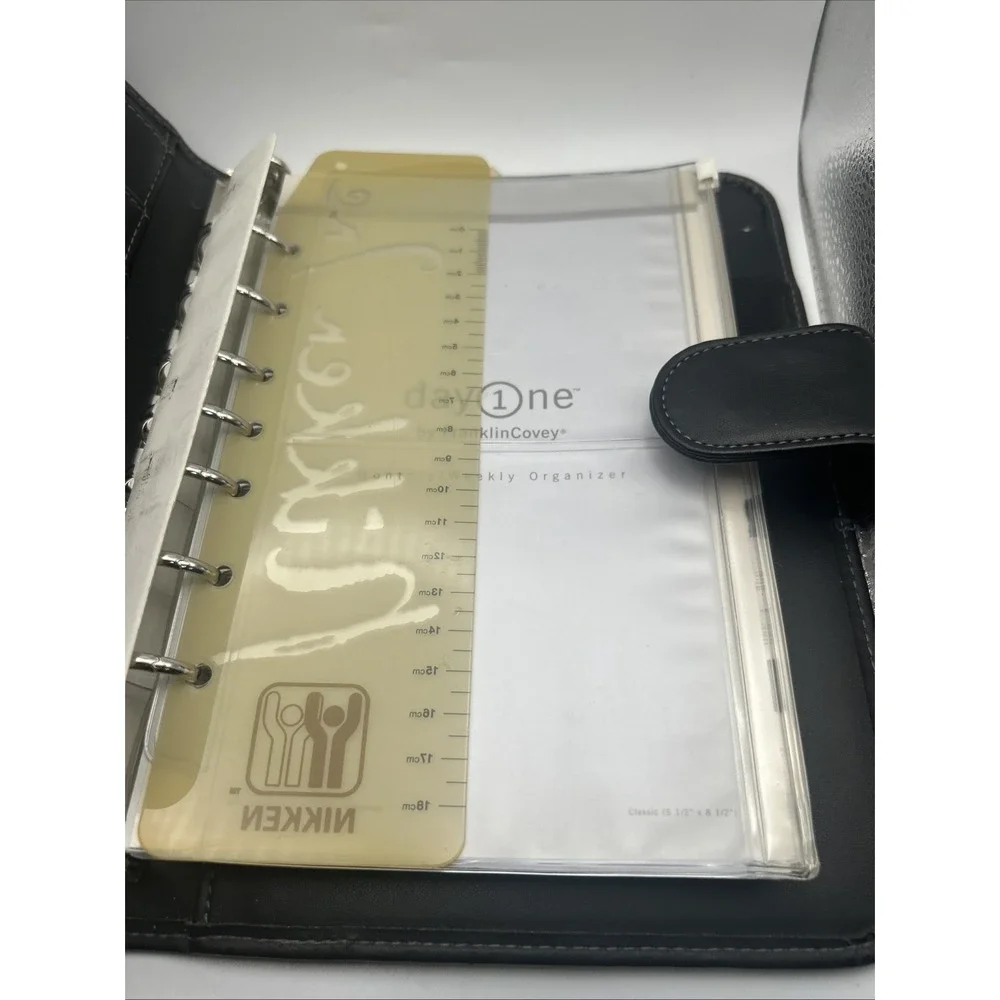 Franklin Day One Snap‎ Closure 3-Ring Classic Planner, Black, 8.5